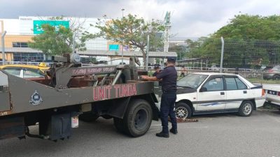 焦点社区：武吉丁宜第一区峇都尼兰6/12路 “霸路”多年新闻获关注 住区逾50废车逐一拖走 