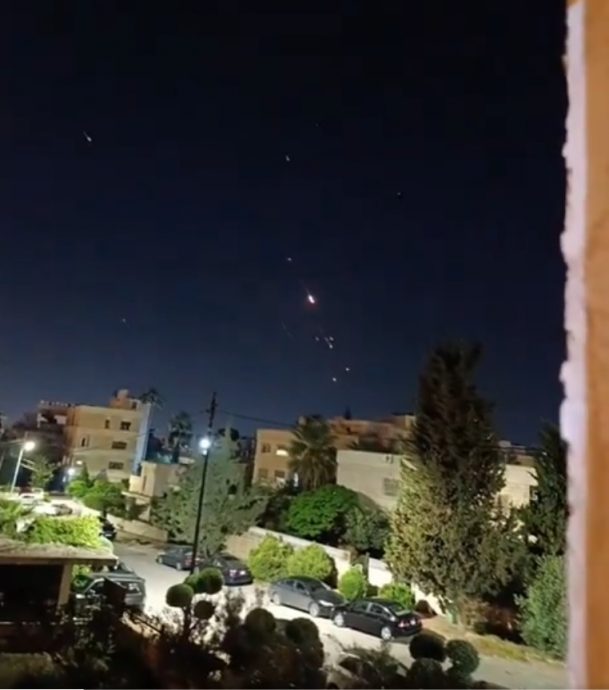 （视频）约旦首都上空惊现闪光 发现伊朗导弹碎片