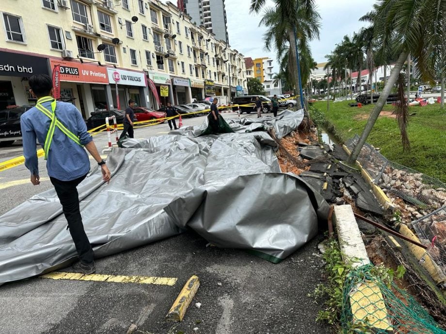 One Selayang 区道路坍塌| 士拉央市议会局部封锁现场 帆布遮盖崩塌部分