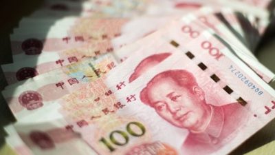 中国汇率经济难兼顾  人民币恐一次性贬值20%？