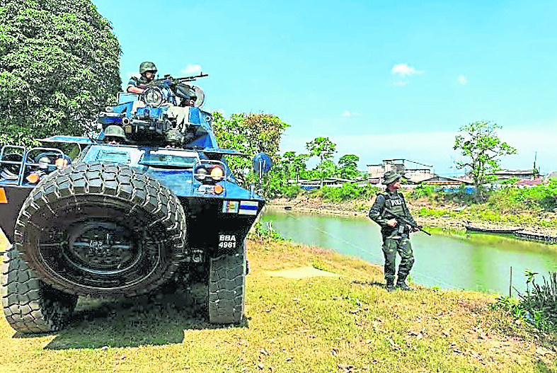 东：丹州警方使用装甲车及无人机，加强马泰边界安全管制，致力恢复公众对边境安全水平信心。