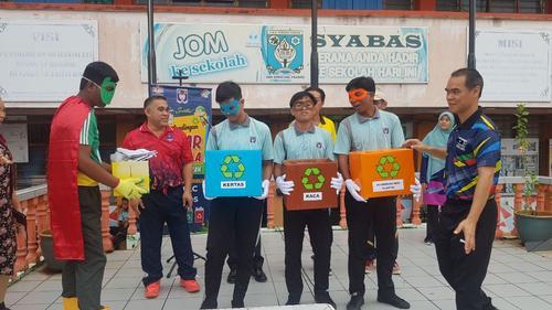 东：金马扬中学办环保活动 推介资源回收比赛