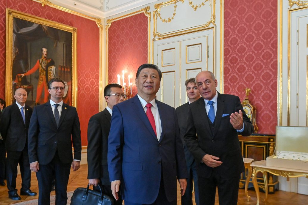中国匈牙利提升为新时代全天候全面战略伙伴关系