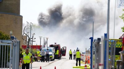 丹麥藥廠巨頭大火 百名消防員奮力滅火