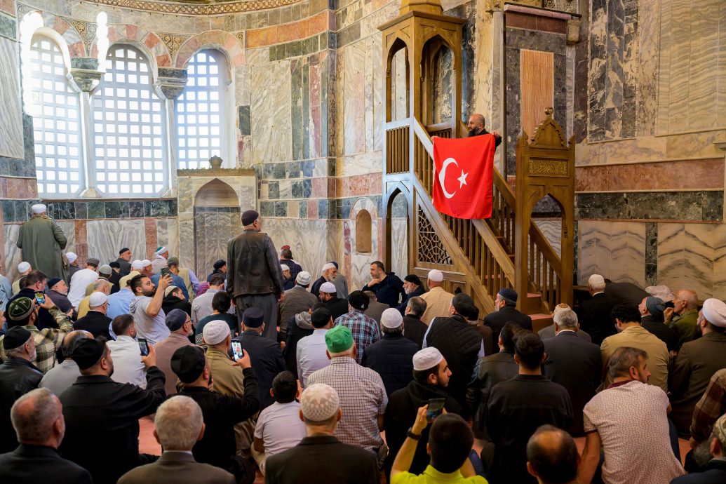 争取保守支持者  土耳其另一教堂再变回清真寺   向穆斯林开放 