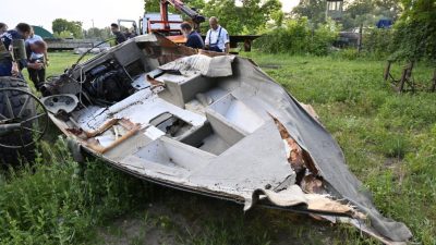 小艇游轮疑多瑙河相撞 致2死5失踪