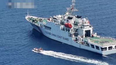华海警黄岩岛海域常态化训练　航拍画面首披露