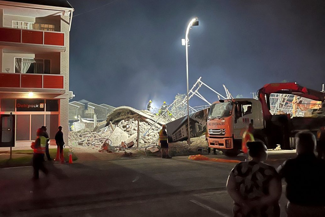 南非在建住宅大楼倒塌解体　2人死亡、53人遭活埋