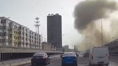 哈尔滨住宅气炸多个单位被毁 传有人飞落街