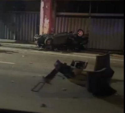 视频| 4男共车撞分界石堤   酿2死2伤