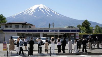 富士山将限制登山人数 山梨县5/20起开放线上预约