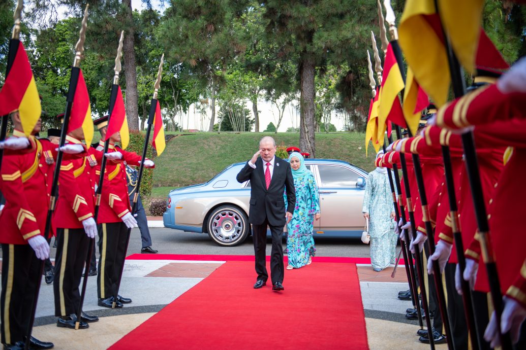 元首伉俪启程前往新加坡，展开2天国事访问
