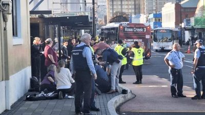 巴士站發生爭執 13歲少年刺死16歲學生