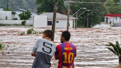 巴西南部持续数日暴雨酿灾 至少10人死21人失踪