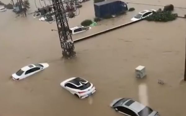 中国广东多地再迎疾风暴雨  地质灾害风险高