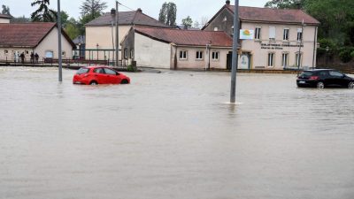 德国西南部特大暴雨 引发30年最严重洪灾
