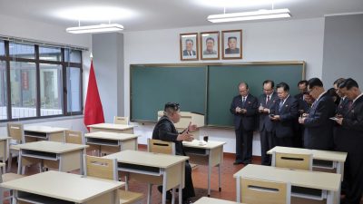 朝鮮官媒首次展現   三代領導人肖像並列