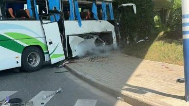 江苏南通载学生巴士与泥头车相撞　致少8人轻重伤