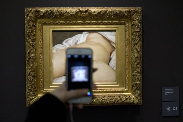 法國名畫遭噴“MeToo”字樣　女藝術家犯案：想挑戰藝術史