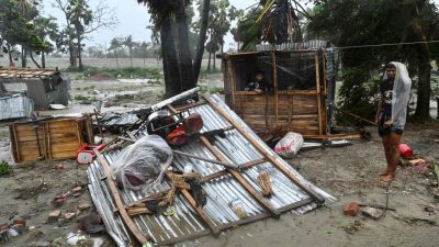熱帶風暴襲孟加拉10死  3萬所房屋被毀
