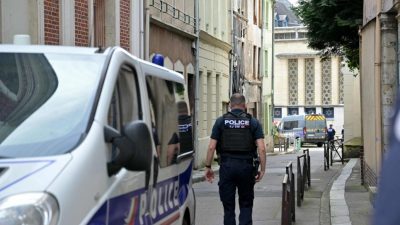 男子试图放火烧鲁昂犹太教堂  被法国警察击毙