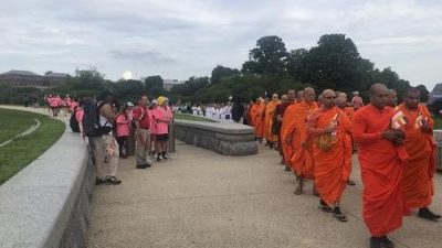 美国佛教界庆卫塞节 首度经行华盛顿纪念碑