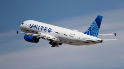聯合航空首爾飛舊金山緊急折返！　機組人員疑集體食物中毒