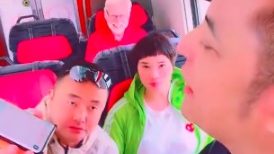 视频 |​ 与中国人同车厢被吵到 名主持一招让游客安静