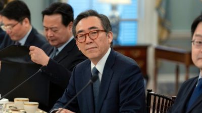 韩国外长赵兑烈会王毅  吁韩中管控分歧、聚焦合作