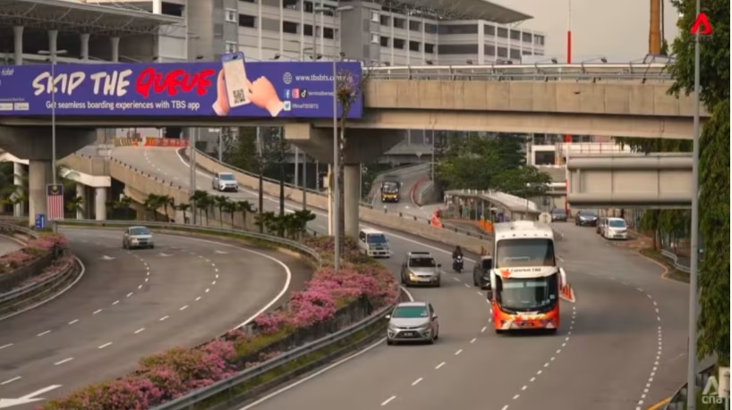 （已签发）柔：狮城二三事：大马长途巴士2022年至今年3月至少32起意外 有九起涉及新加坡乘客  