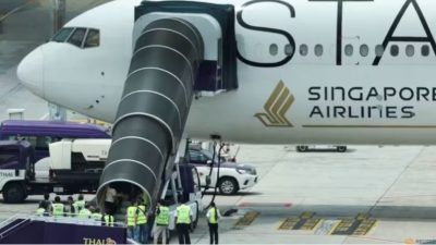 新航SQ321事故 仍有45名乘客留在泰國曼谷