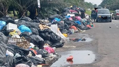 甘榜双溪嘉隆有个“垃圾场”  沿路100呎堆满垃圾