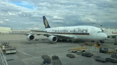 新航客機緊急迫降泰國機場 30人受傷1人死亡
