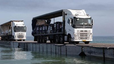 加沙民众拦截物资货车 联合国拟另觅运送途径