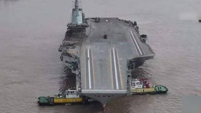 中国第三艘航母福建舰开展首次航行试验