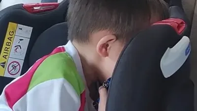 视频｜父母换15年旧车 4岁男童不舍痛哭