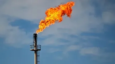 原油价格下跌  OPEC+减产延长至2025年底