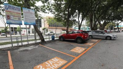 灵市52区商业区限时停车  商民:改善车位不足