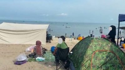 迟来访客在面前搭大帐篷   女子傻眼：海景全被挡住了！