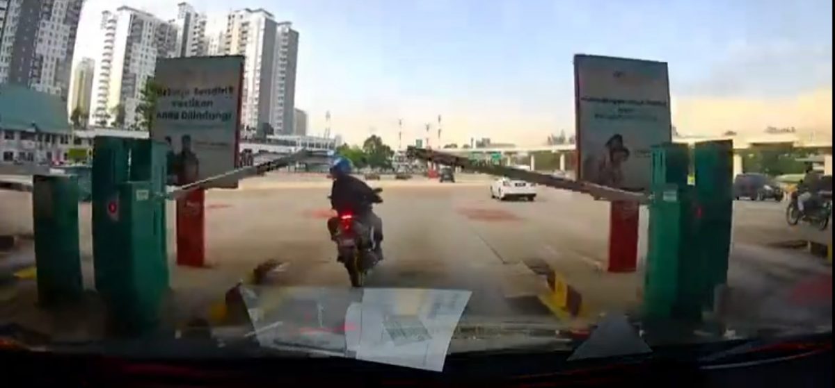 视频|摩托滥用RFID通道 无辜车主付费后过不了!